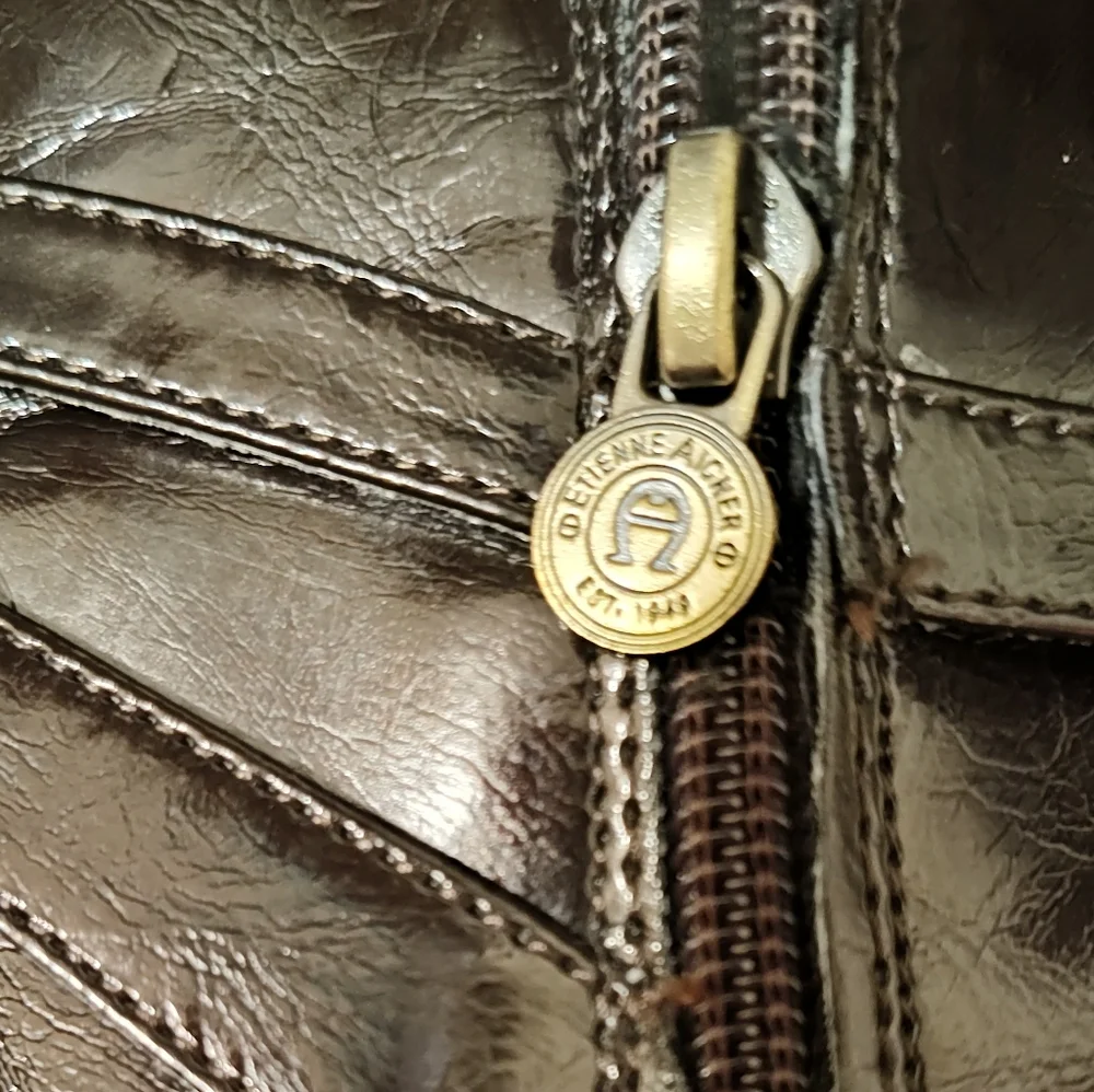 Women's Etienne Aigner brown ankle boots w/ side zippers and heels, 9.5M - Picture 8 of 8